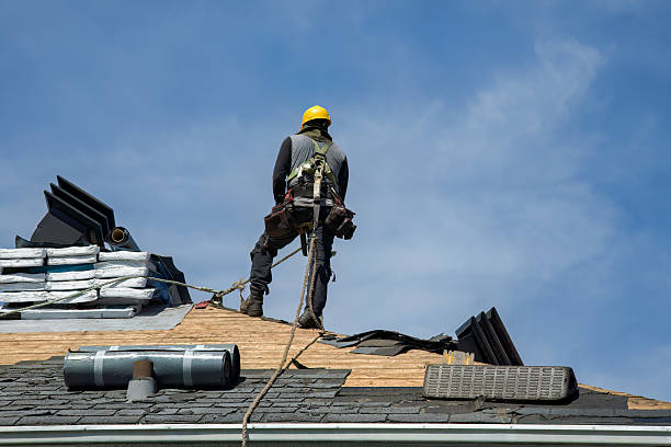 Professional Flat Roof Repair technician working in Lakeview, MI